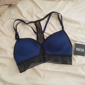Victoria Sport Lightly Padded Sports Bra